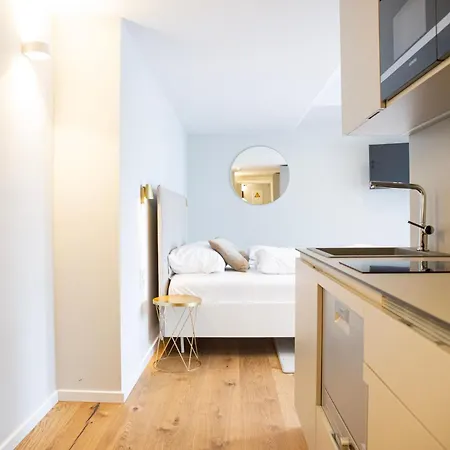 Blackhome Center Ξενοδοχείο με διαμερίσματα 4*
