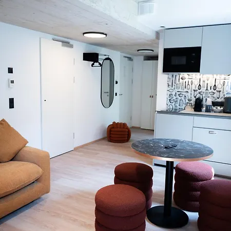 Aparthotel Blackhome Center 4*